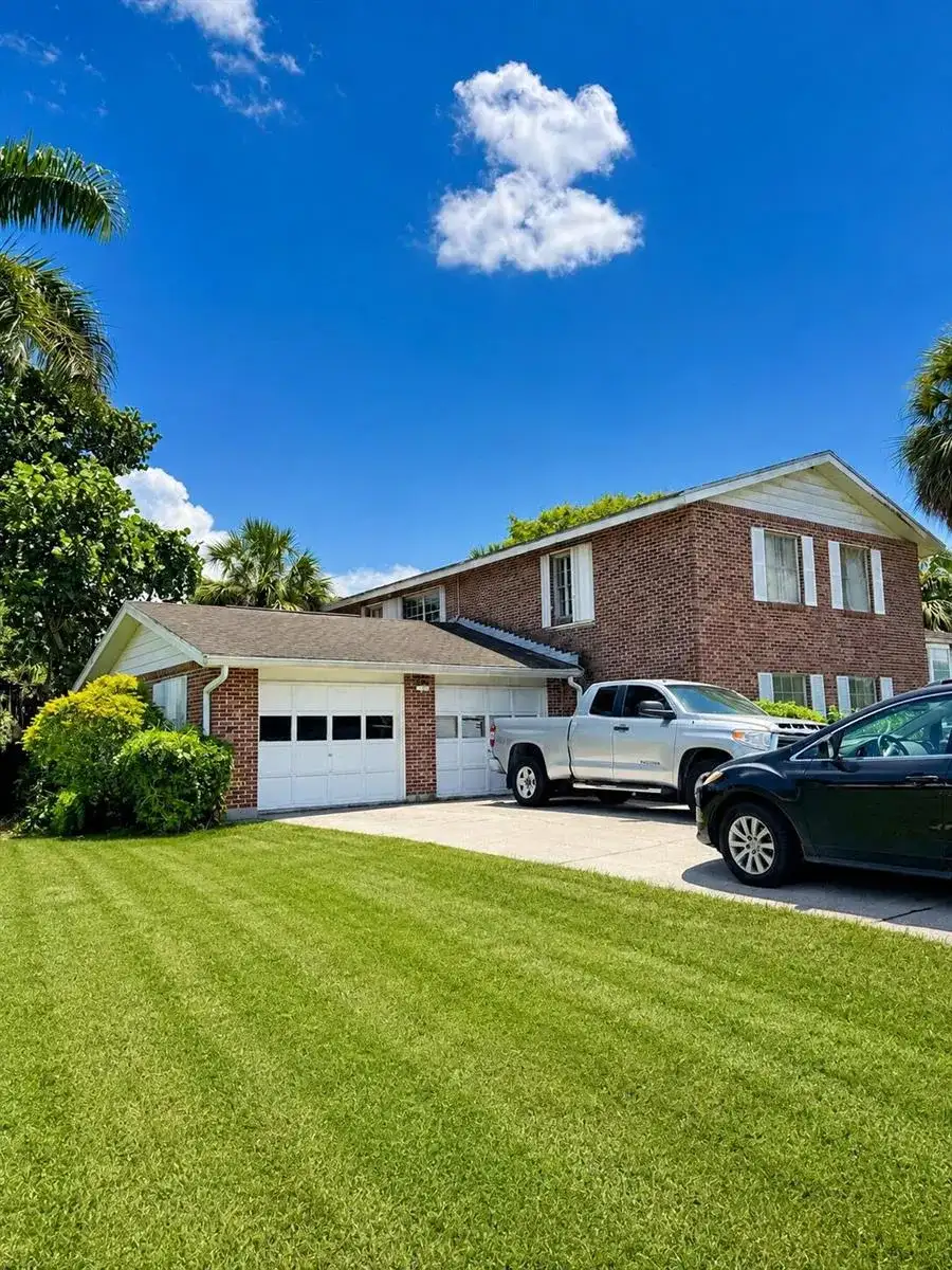 909 NE 3rd Street, Belle Glade FL 33430 photo 5