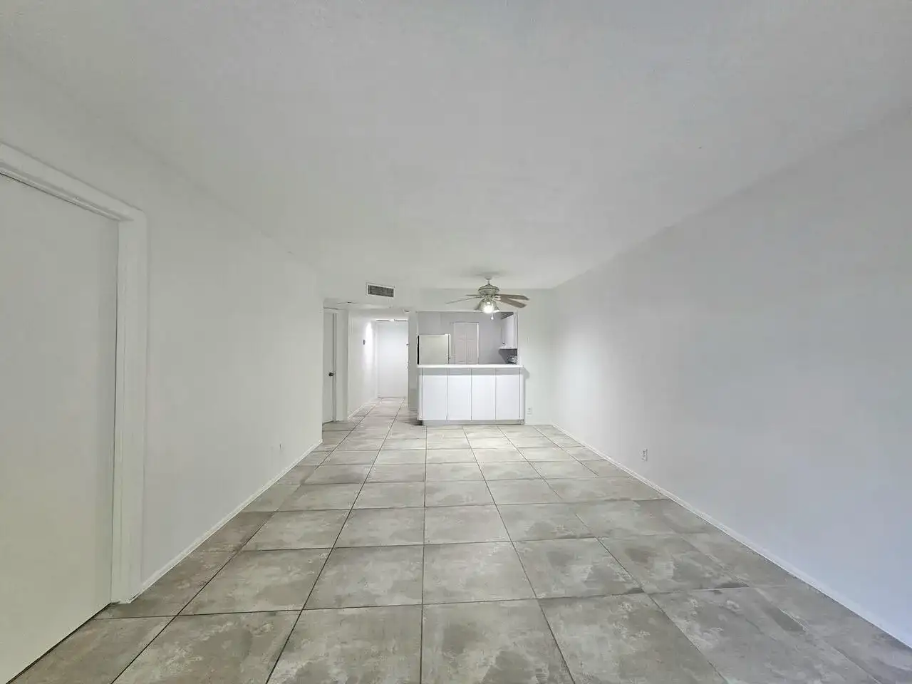 8000 S Colony Circle, Tamarac FL 33321 photo 2