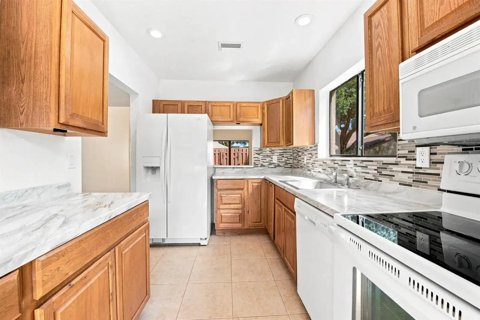 2267 NW 37th Avenue, Coconut Creek FL 33066 photo 3