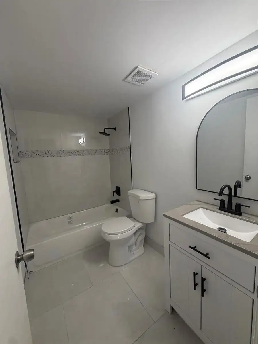 1303 NW 8TH Avenue, Fort Lauderdale FL 33311 photo 2