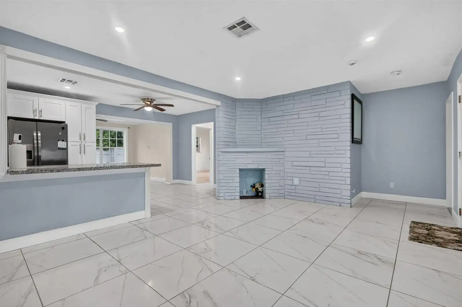 2707 BAHAMA Drive, Miramar FL 33023 photo 3