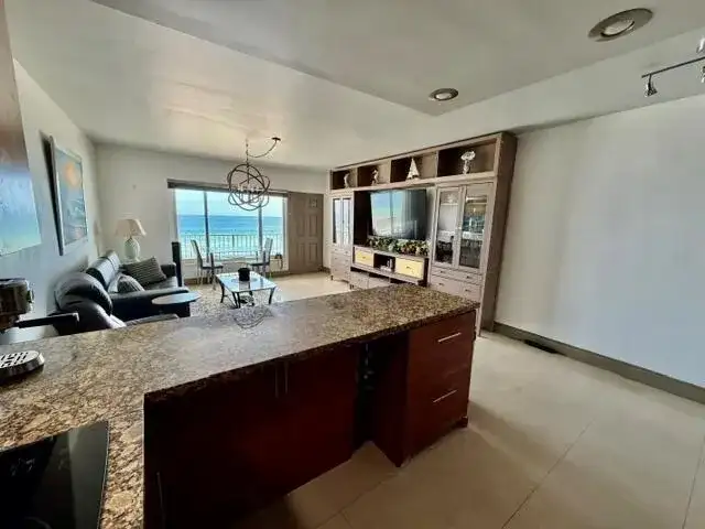 300 OREGON Street # 506, Hollywood FL 33019 photo 5