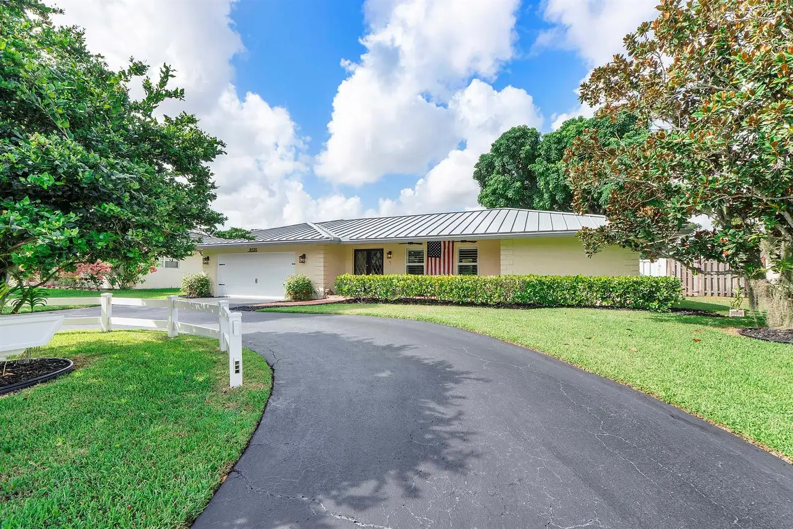 8520 NW 29th Drive, Coral Springs FL 33065 photo 2