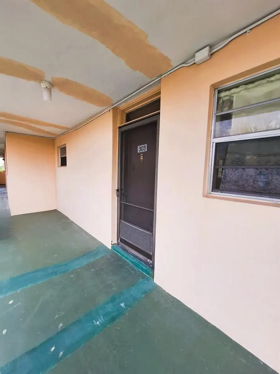 2900 NW 47TH Terrace # 303B, Lauderdale Lakes FL 33313 photo 2