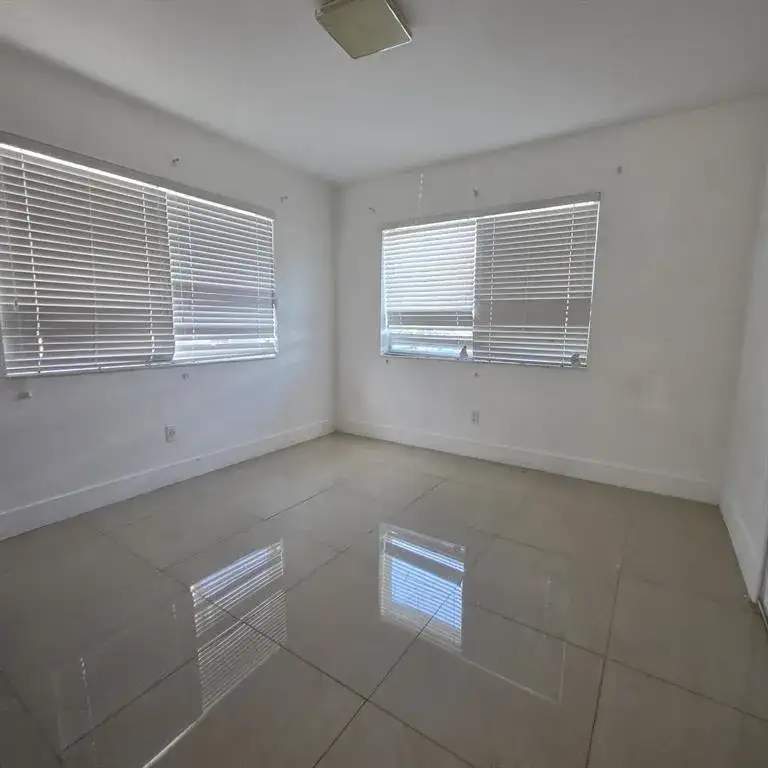 181 NE 168th Street # 2, North Miami Beach FL 33162 photo 4