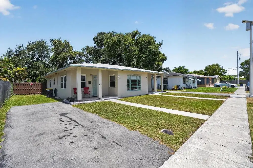 208 SW 2ND Place # 2, Dania Beach FL 33004 photo 3