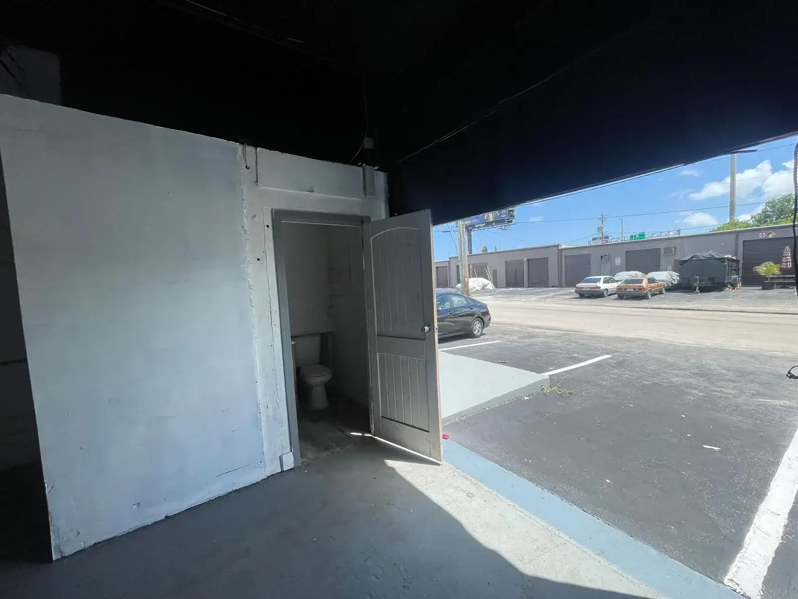 823 NW 45TH Street, Oakland Park FL 33309 photo 4