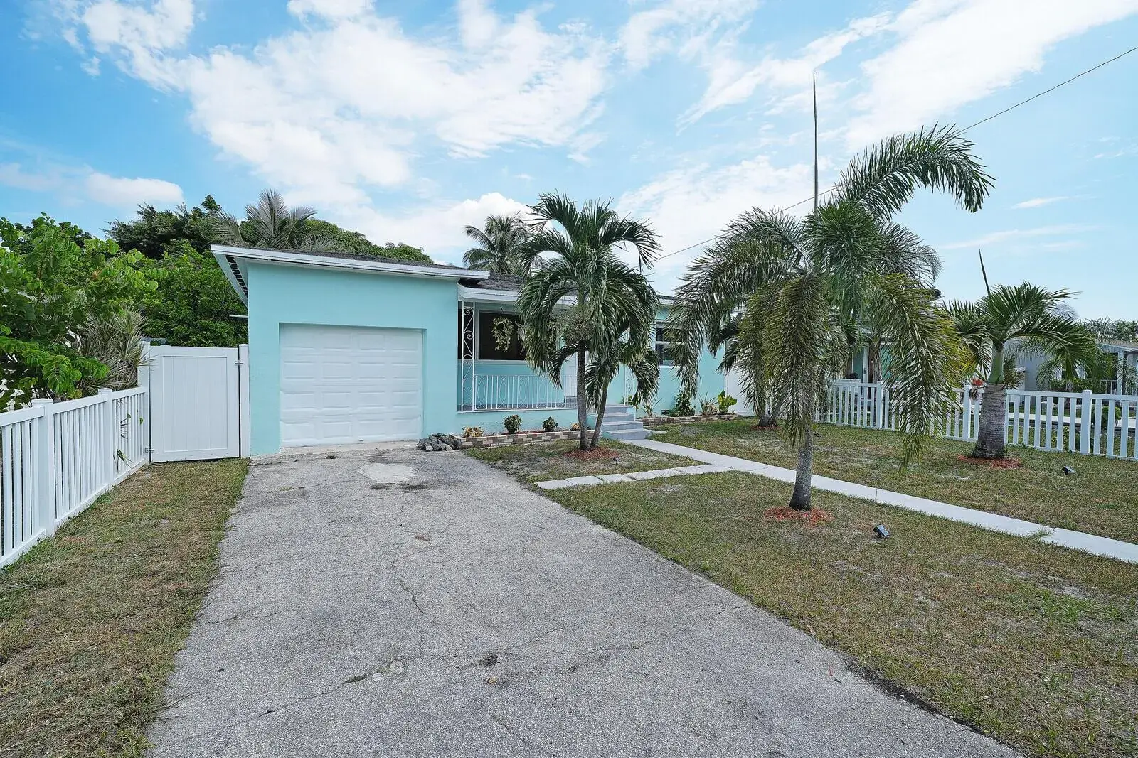 2517 Rodman Street, Hollywood FL 33020