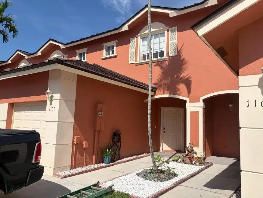 1107 NW 100th Avenue, Pembroke Pines FL 33024