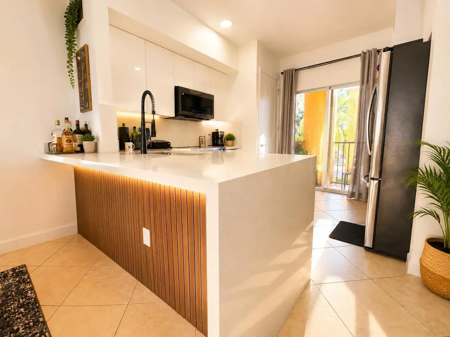 111 NW 2ND Avenue # 10, Hallandale Beach FL 33009