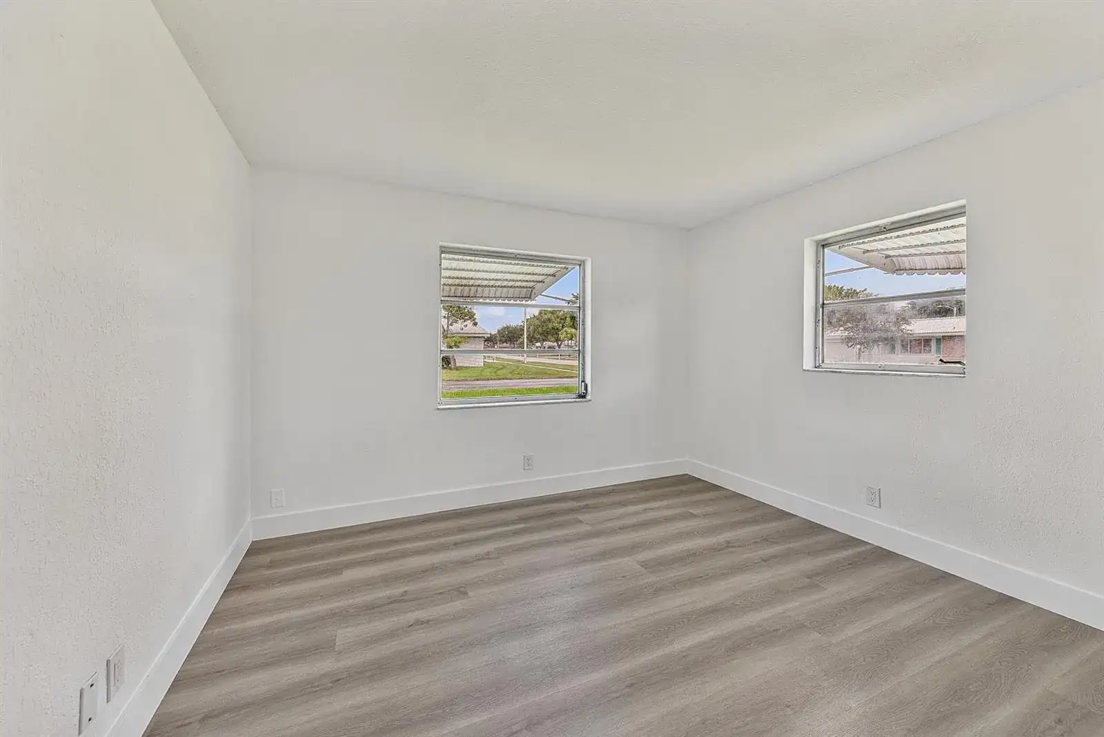 1190 NW 90TH Avenue, Plantation FL 33322 photo 2