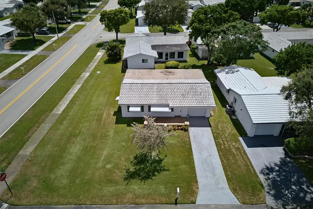 1190 NW 90TH Avenue, Plantation FL 33322