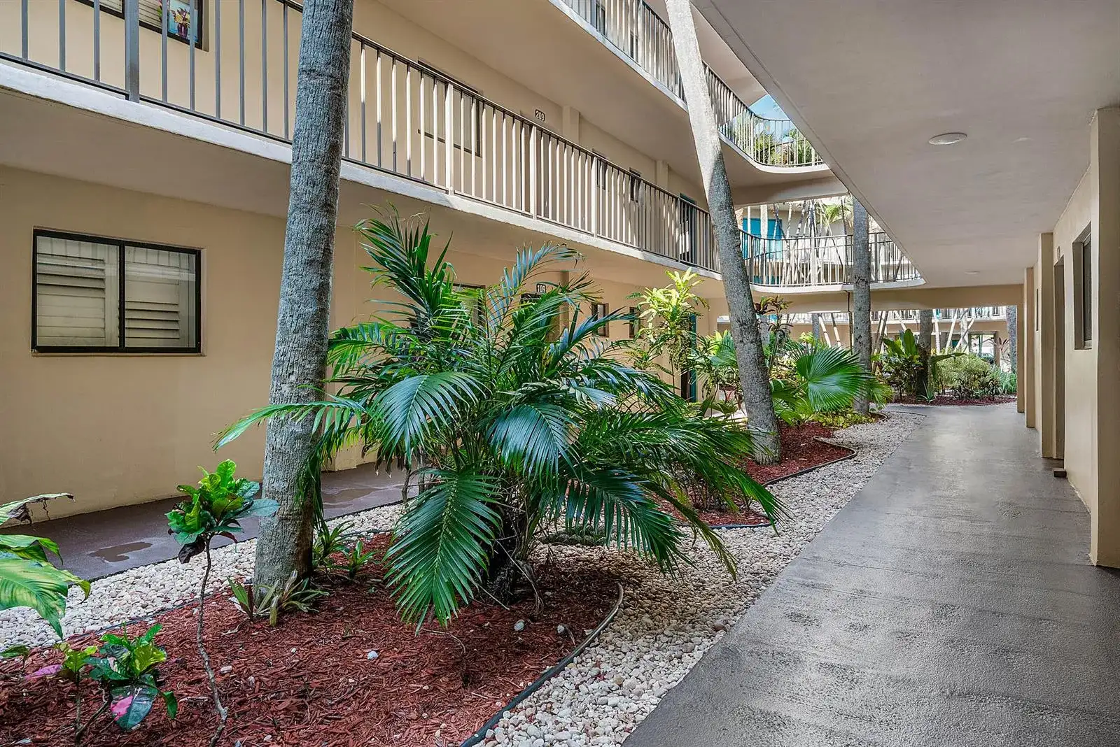 5190 LAS VERDES Circle # 105, Delray Beach FL 33484 photo 2