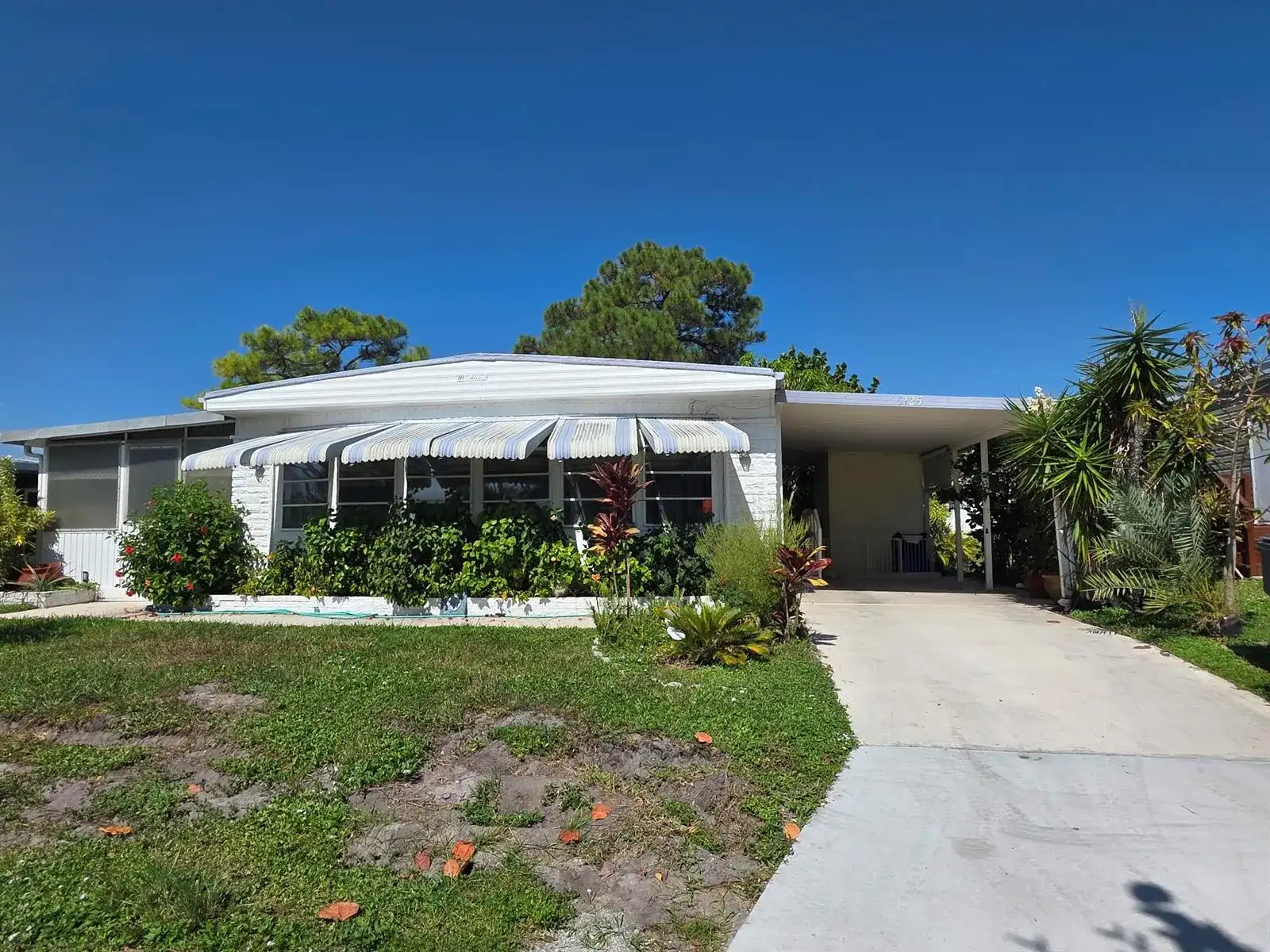 6125 N Guava Lane, Atlantis FL 33462