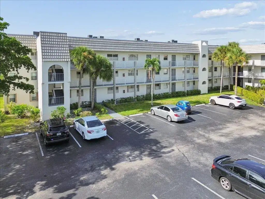8510 Sunrise Lakes Boulevard # 301, Sunrise FL 33322 photo 3