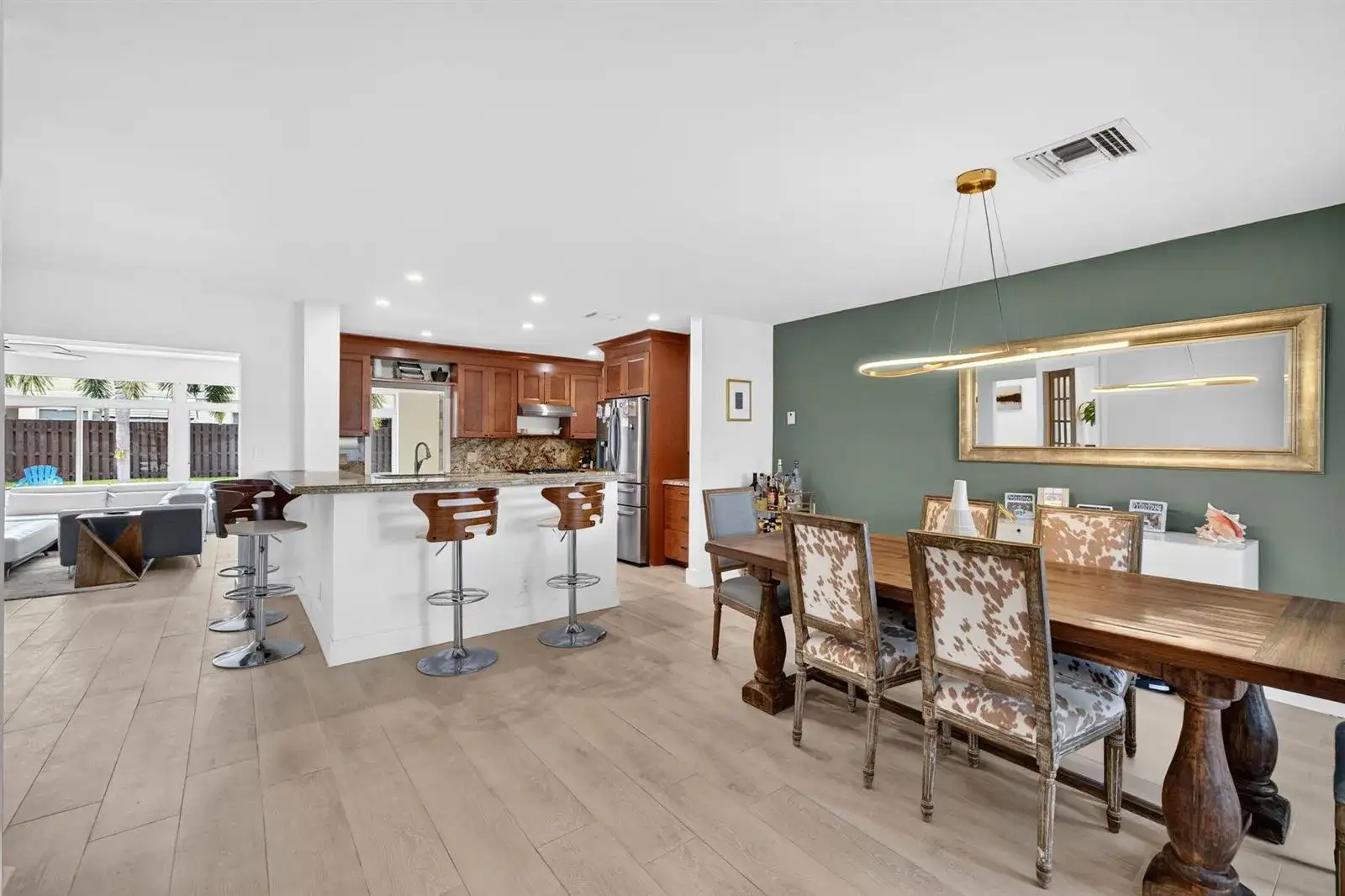 520 SE 14TH Street, Pompano Beach FL 33060 photo 2