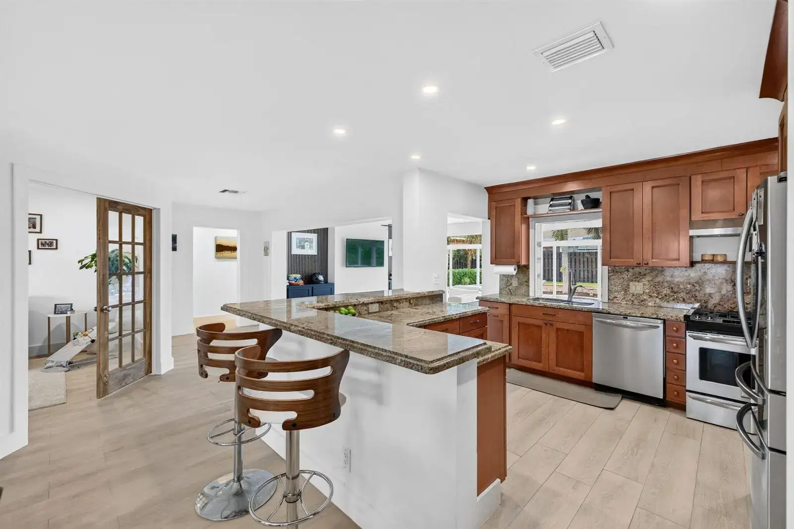 520 SE 14TH Street, Pompano Beach FL 33060 photo 3