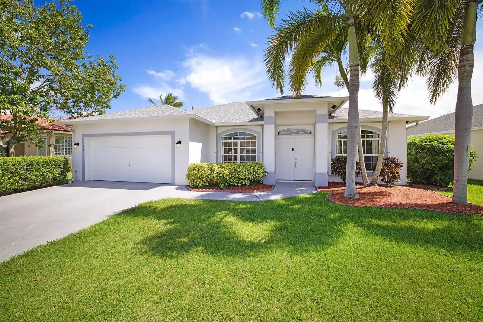 1422 Fairway Circle, FL 33413 photo 4
