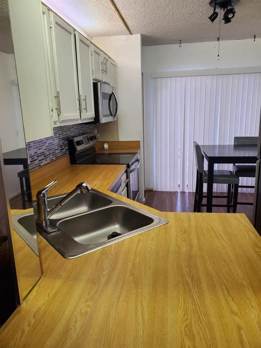 2641 Gately Drive E # 907, West Palm Beach FL 33415 photo 4