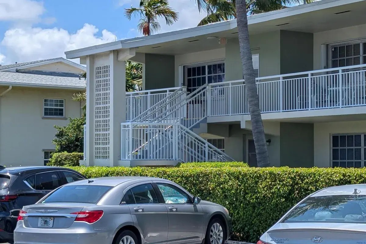 930 SE 9th Avenue # 11, Pompano Beach FL 33060