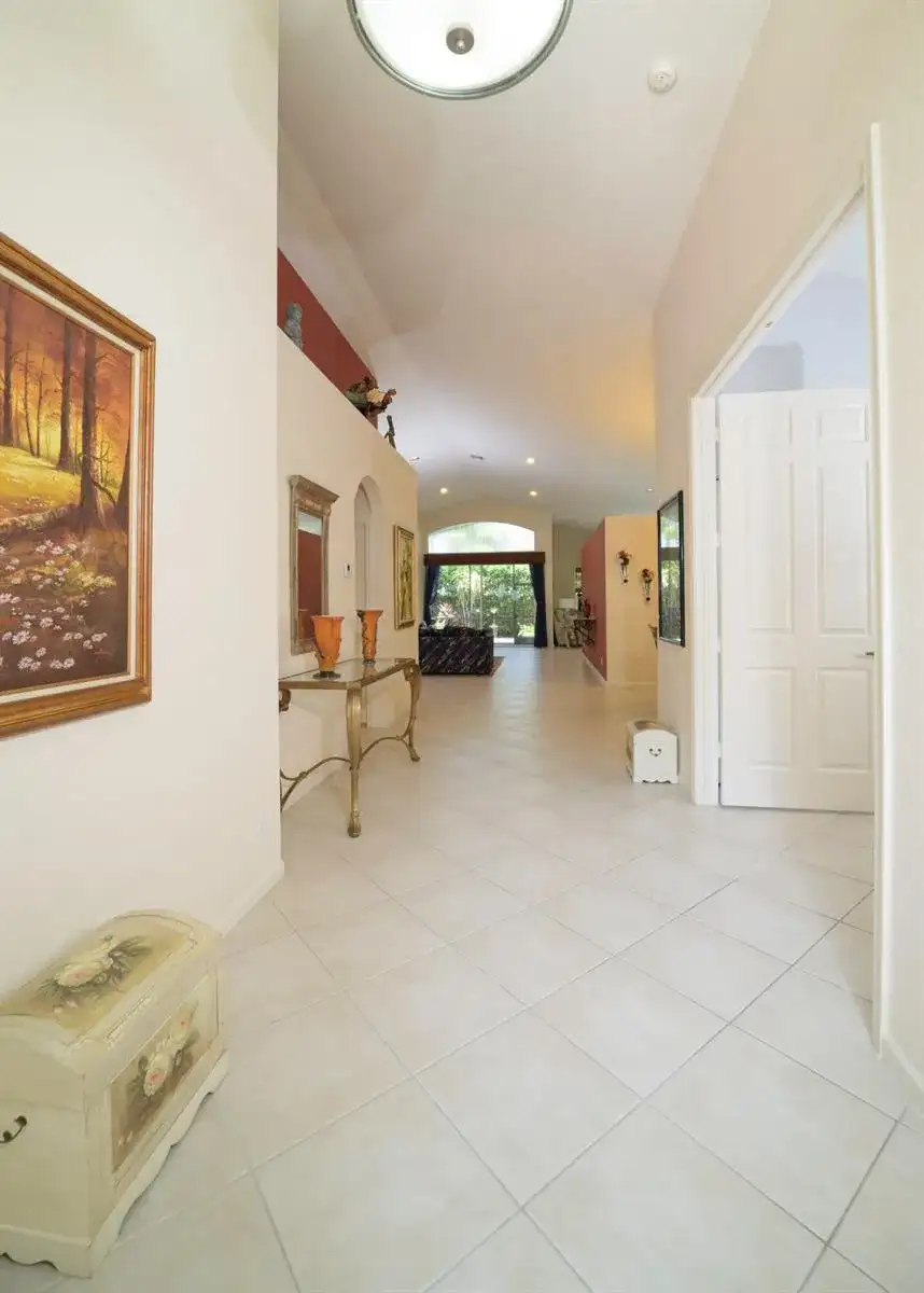 10052 Diamond Lake Drive, Boynton Beach FL 33437 photo 4