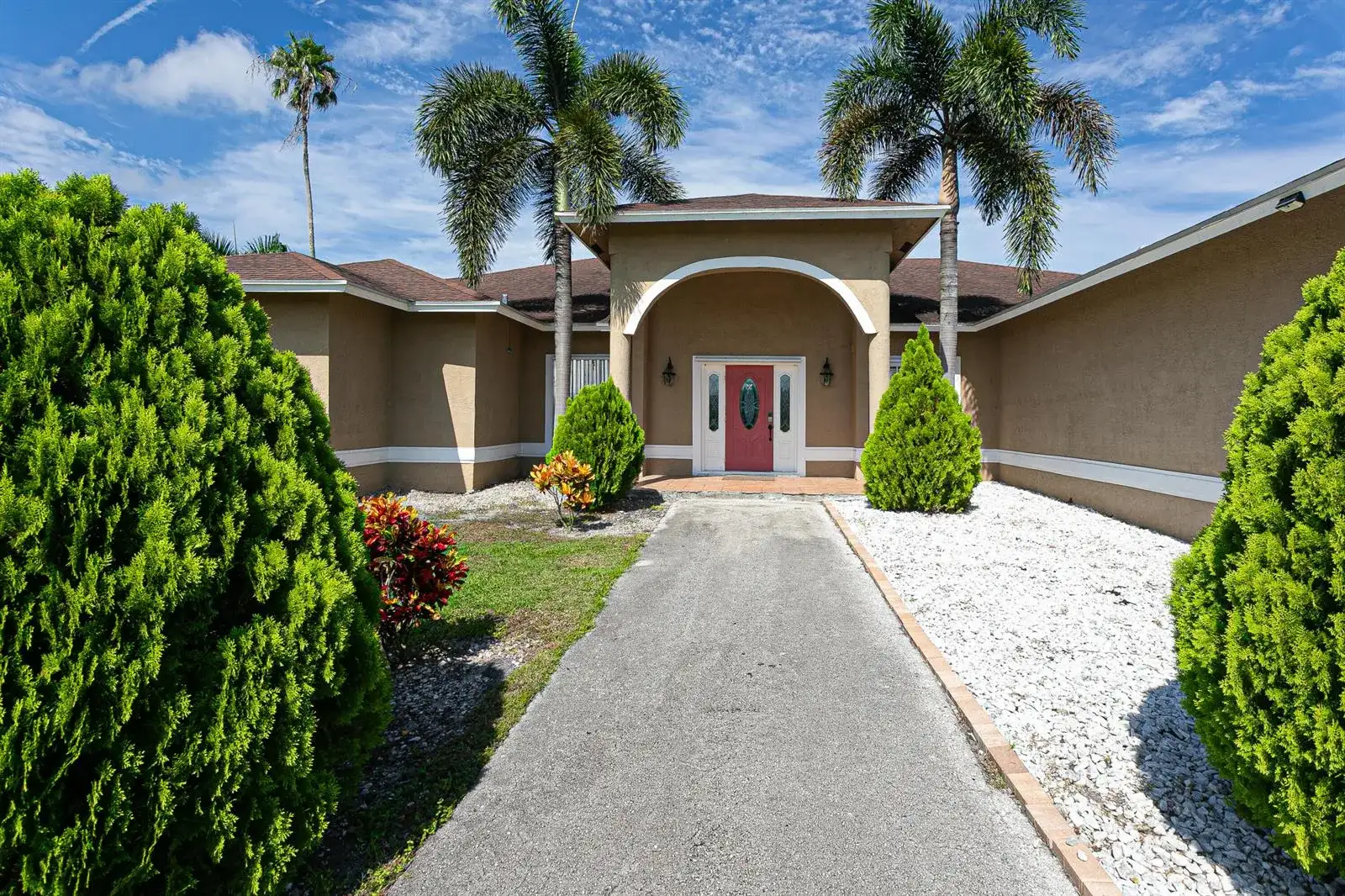 173 S Greenstar Avenue, Pahokee FL 33476 photo 2