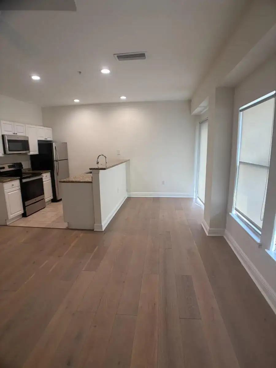 150 SE 3RD Avenue # 13, Miami FL 33131 photo 2