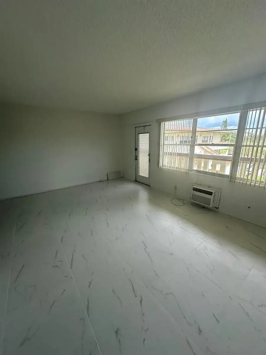 205 MANSFIELD Way E, Boca Raton FL 33434 photo 2