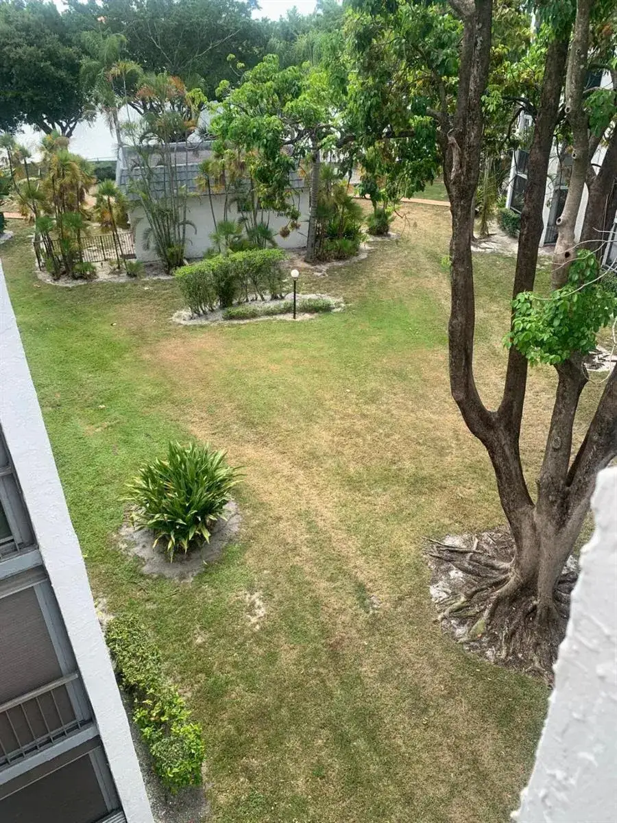 3360 SPANISH MOSS Terrace # 413, Lauderhill FL 33319