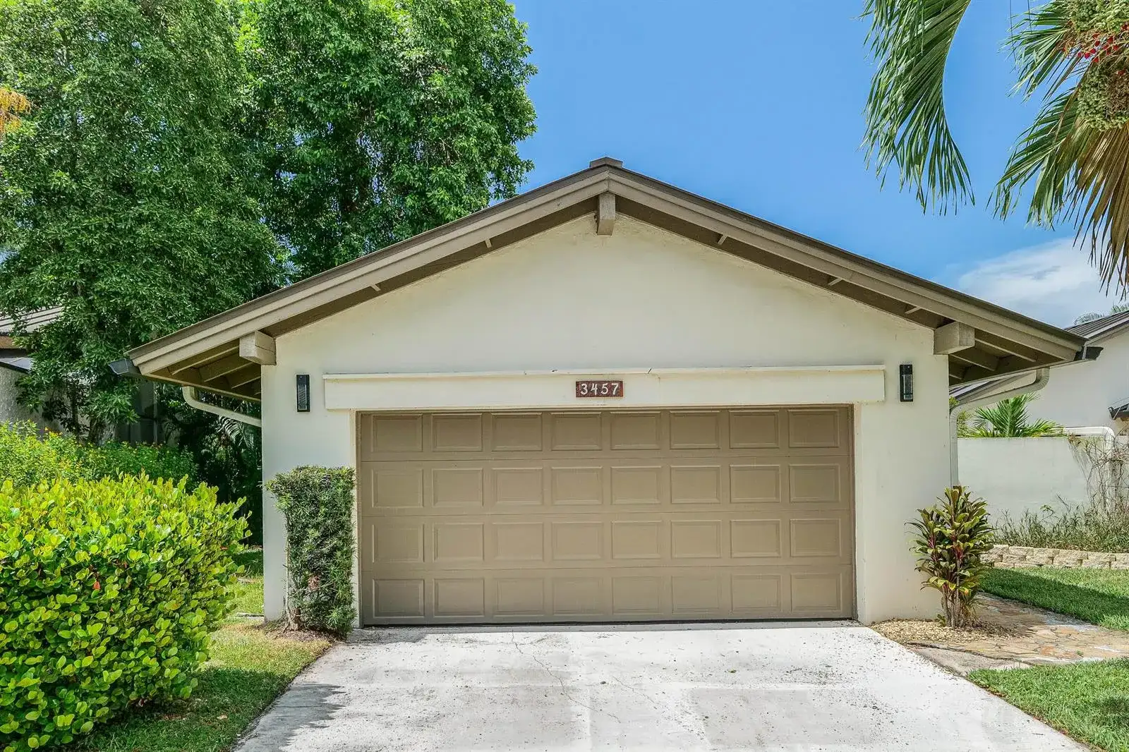 3457 SPRING BLUFF Place # 14, Lauderhill FL 33319 photo 4