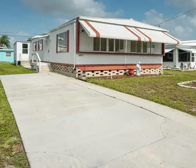 8933 CYPRESS Street, Boynton Beach FL 33436