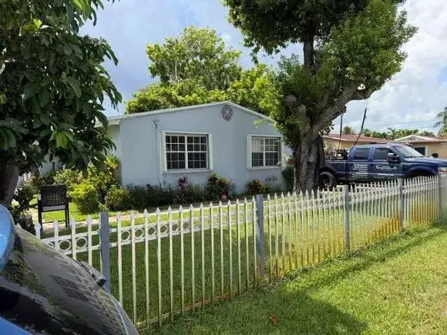 2227 WILEY Court, Hollywood FL 33020 photo 2