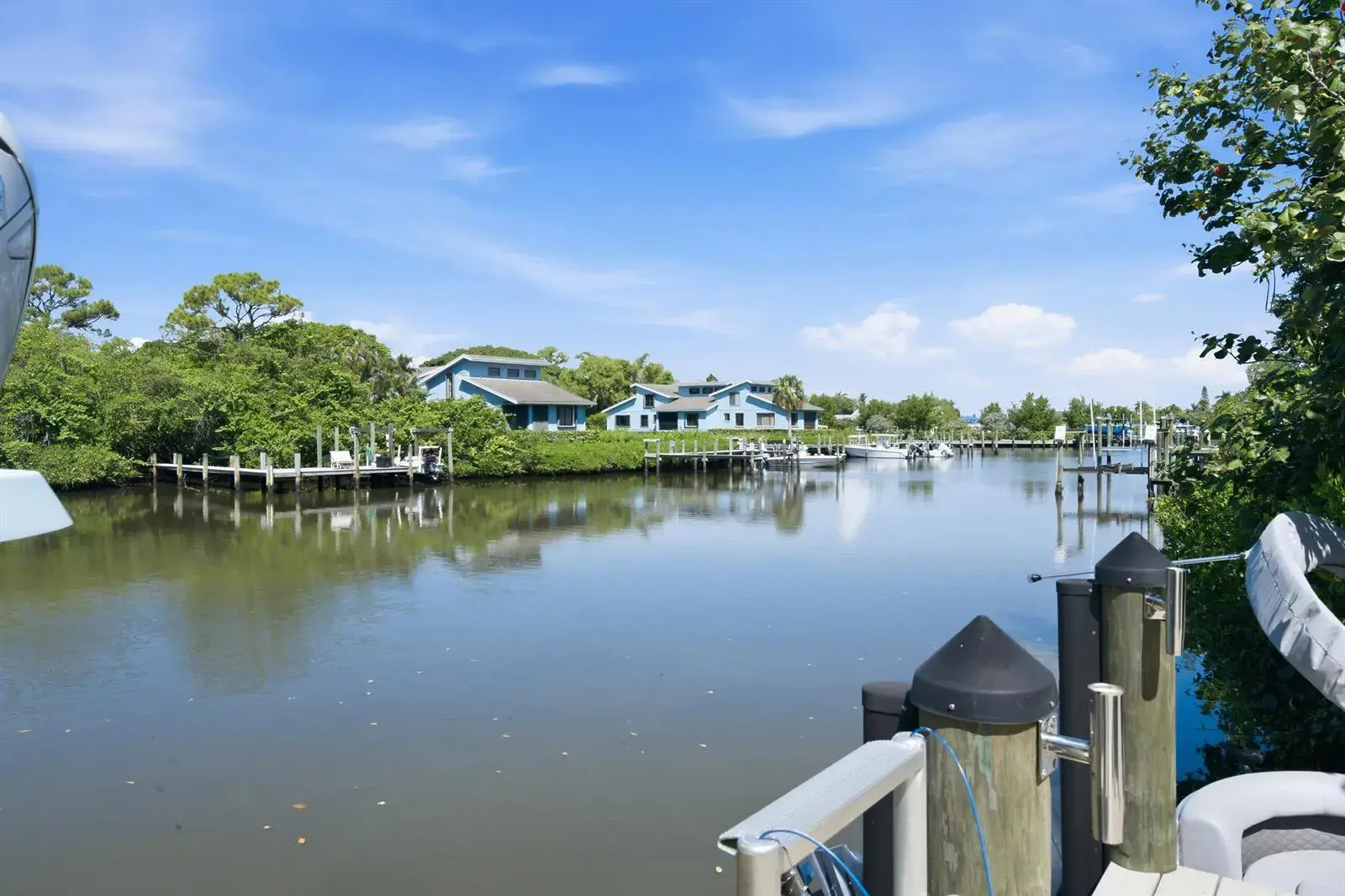 4916 SE MANATEE COVE Road, Stuart FL 34997