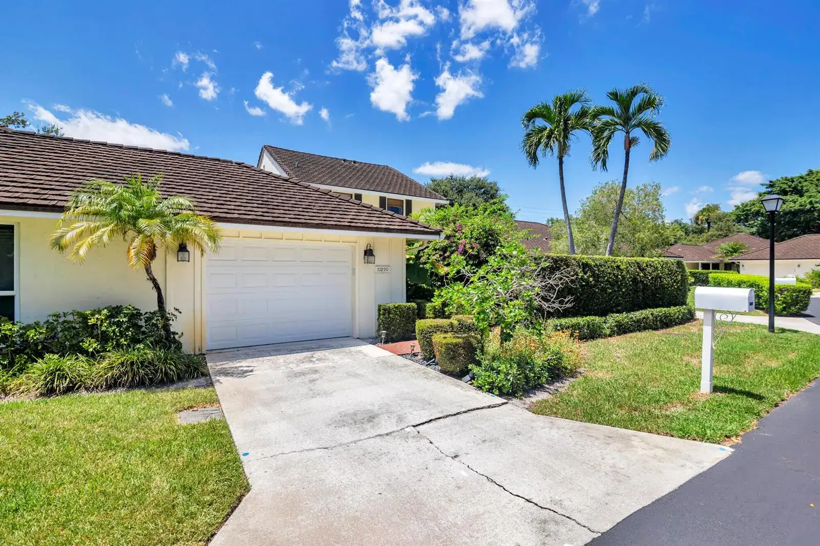 11290 Glen Oaks Court, North Palm Beach FL 33408 photo 2