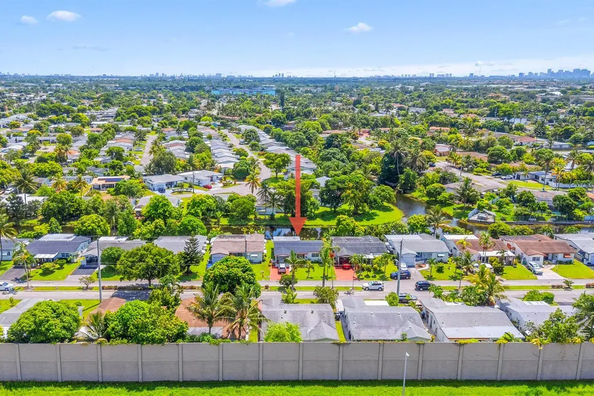 4200 NW 52ND Avenue, Lauderdale Lakes FL 33319