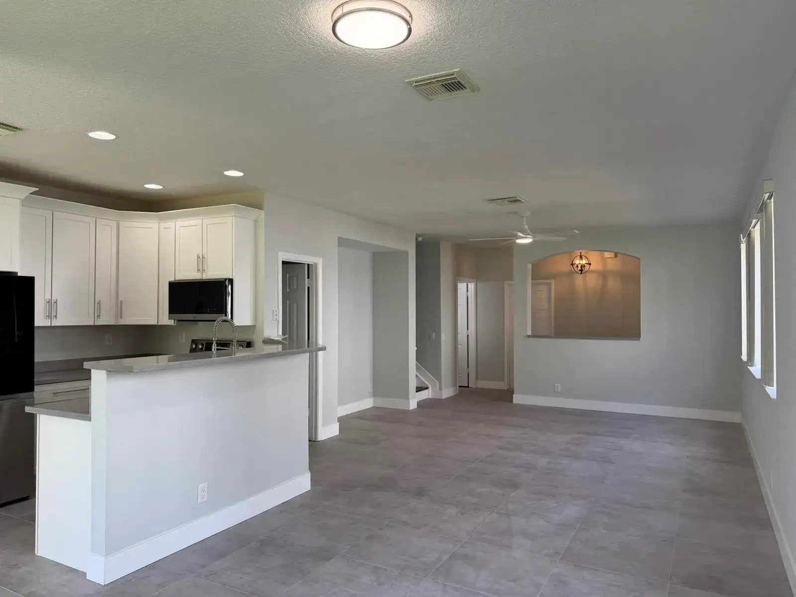 3251 LAUREL RIDGE Circle, Riviera Beach FL 33404 photo 2