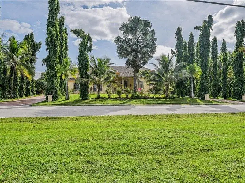 8671 155th Place N, Palm Beach Gardens FL 33418 photo 4
