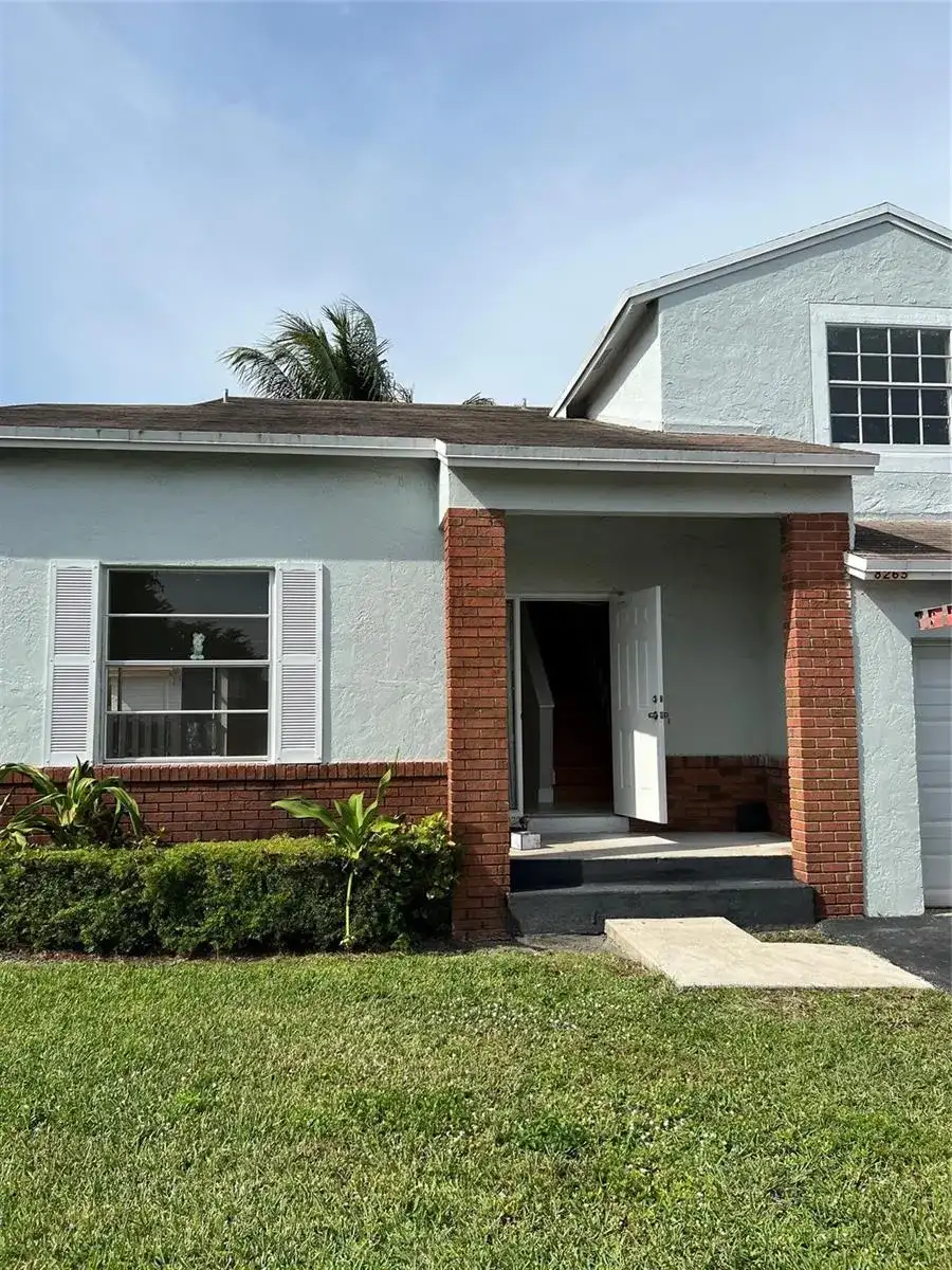 8265 NW 192nd Terrace, Hialeah FL 33015