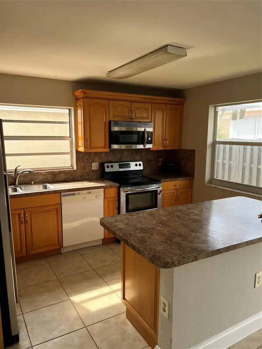 8265 NW 192nd Terrace, Hialeah FL 33015 photo 3