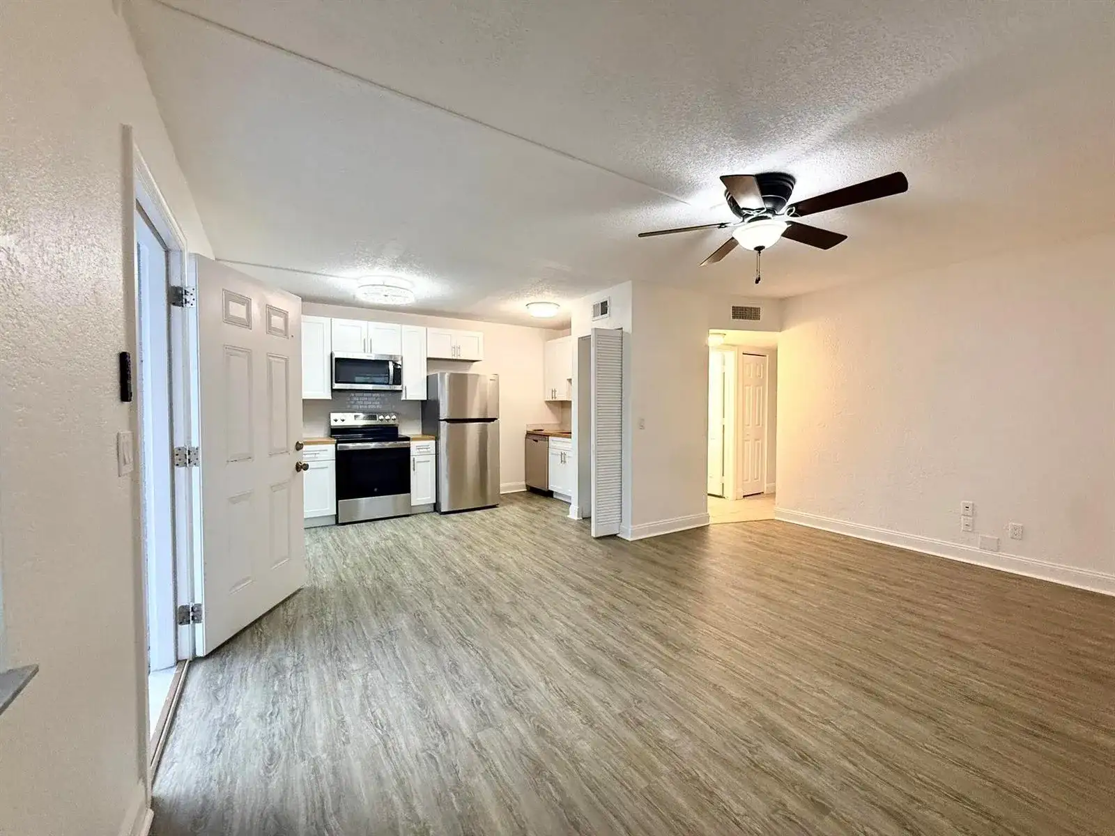 436 AUBURN # 105, FL 32118 photo 2