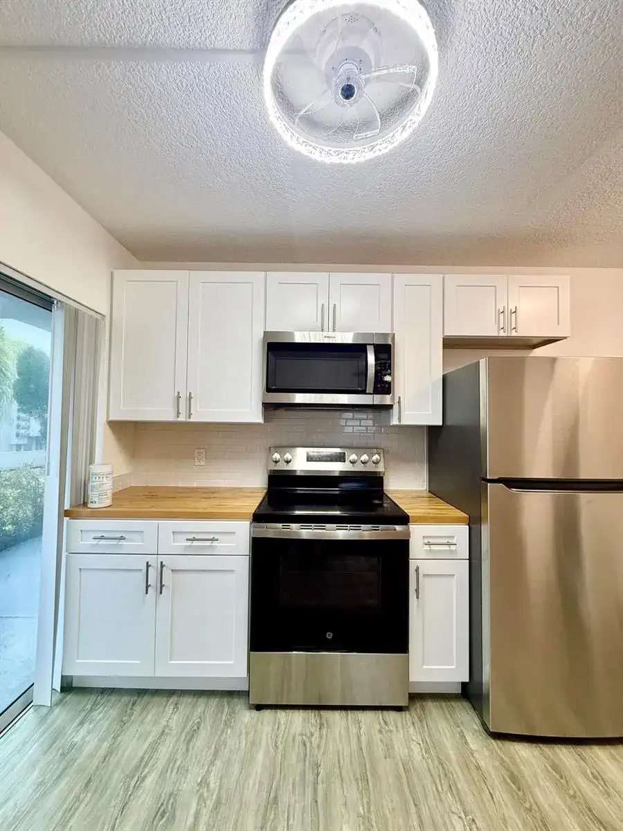 436 AUBURN # 105, FL 32118 photo 4