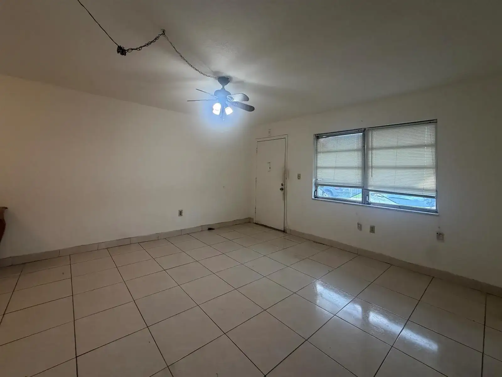 20210 NE 2ND Avenue # V14, Miami Gardens FL 33179 photo 5