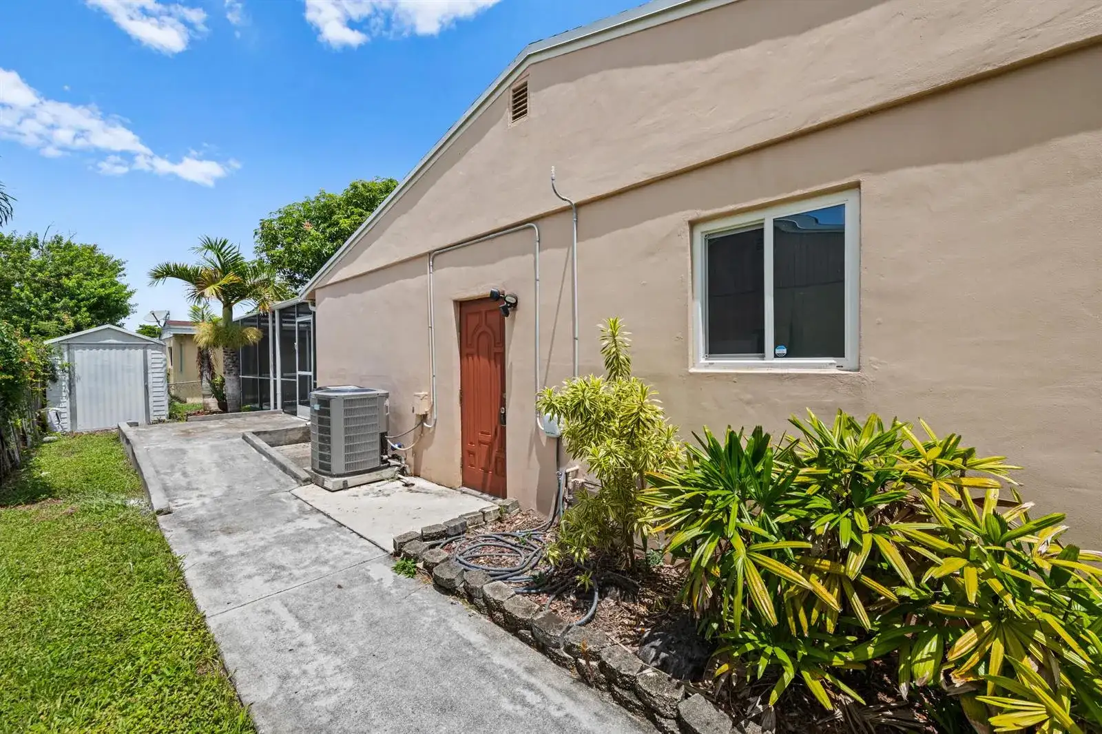 6981 SW 1ST Court, Margate FL 33068 photo 4