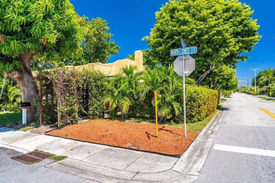 1602 N L Street, FL 33460 photo 2