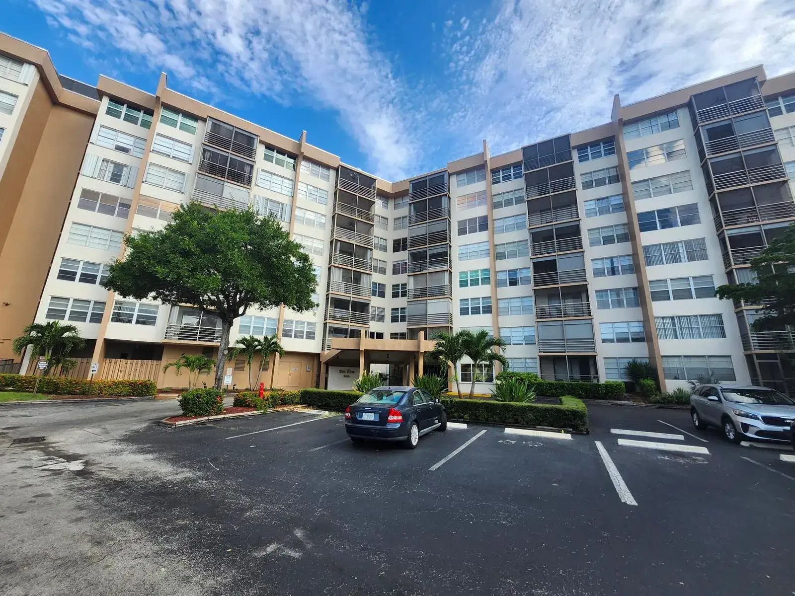 1000 St Charles Place, Pembroke Pines FL 33026