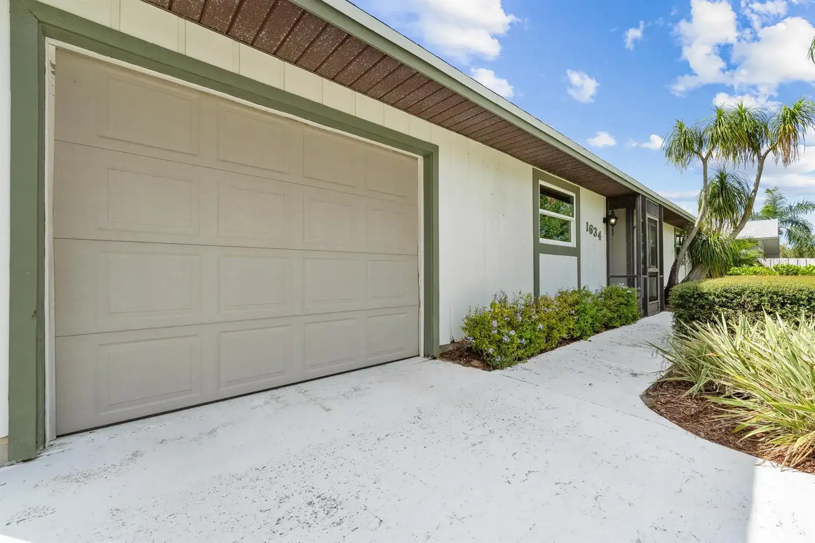1634 SE CLEARMONT Street, Port St. Lucie FL 34983 photo 4