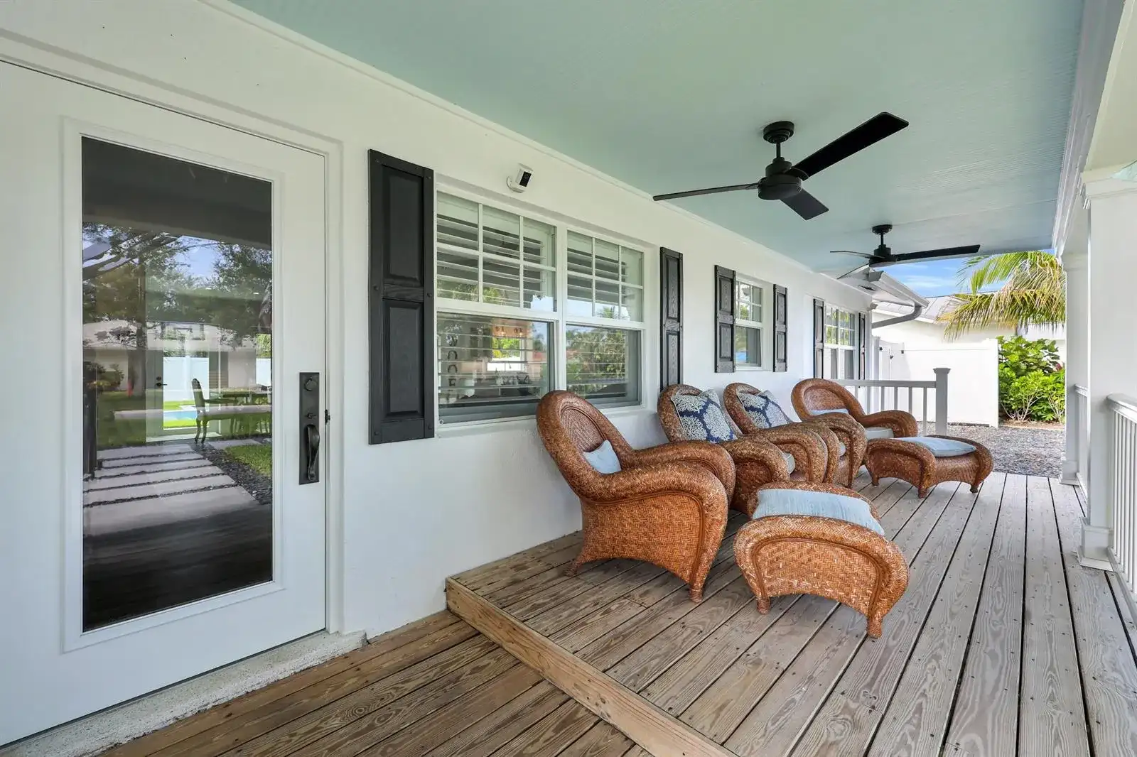8 WINDSOR Road W, Jupiter FL 33469 photo 4
