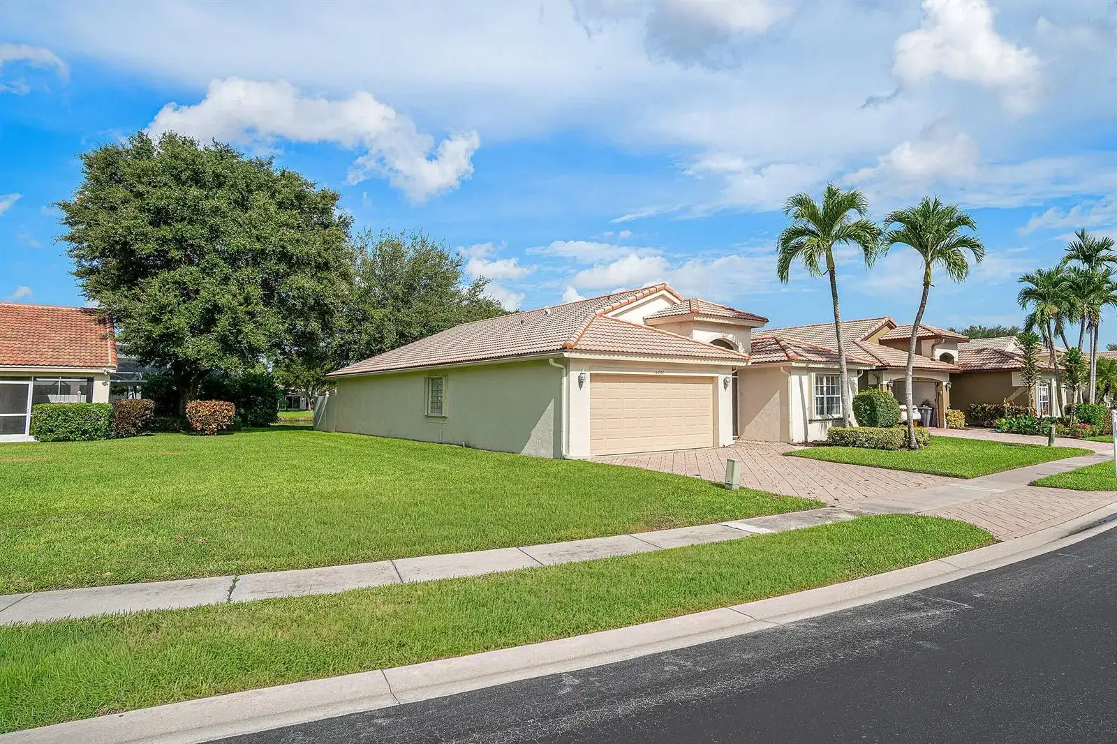5737 Royal Club Drive, Boynton Beach FL 33437 photo 2