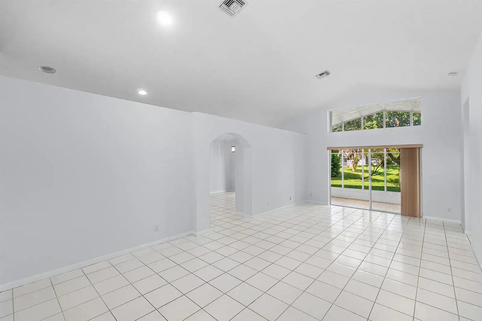 5737 Royal Club Drive, Boynton Beach FL 33437 photo 3