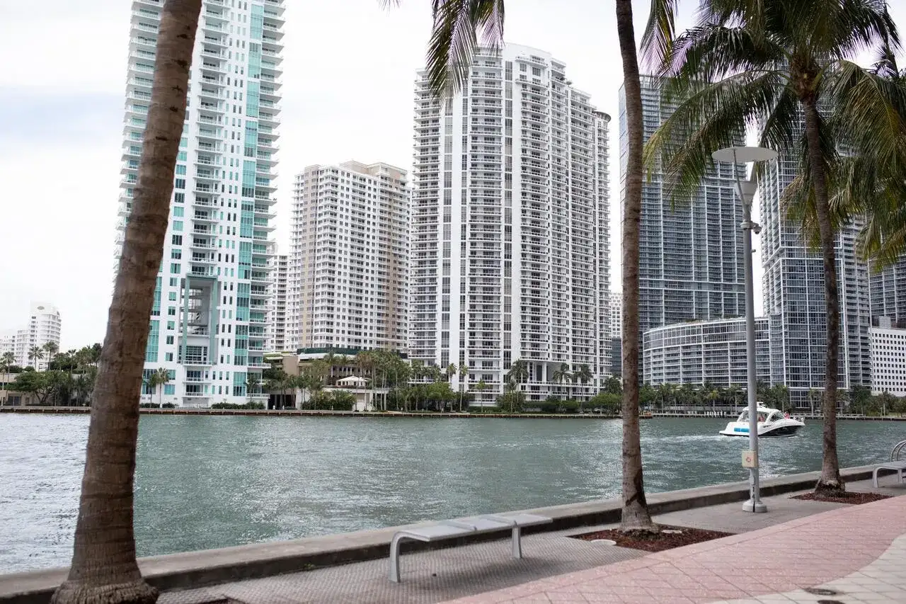 325 S Biscayne Boulevard # 2617, Miami FL 33131 photo 4